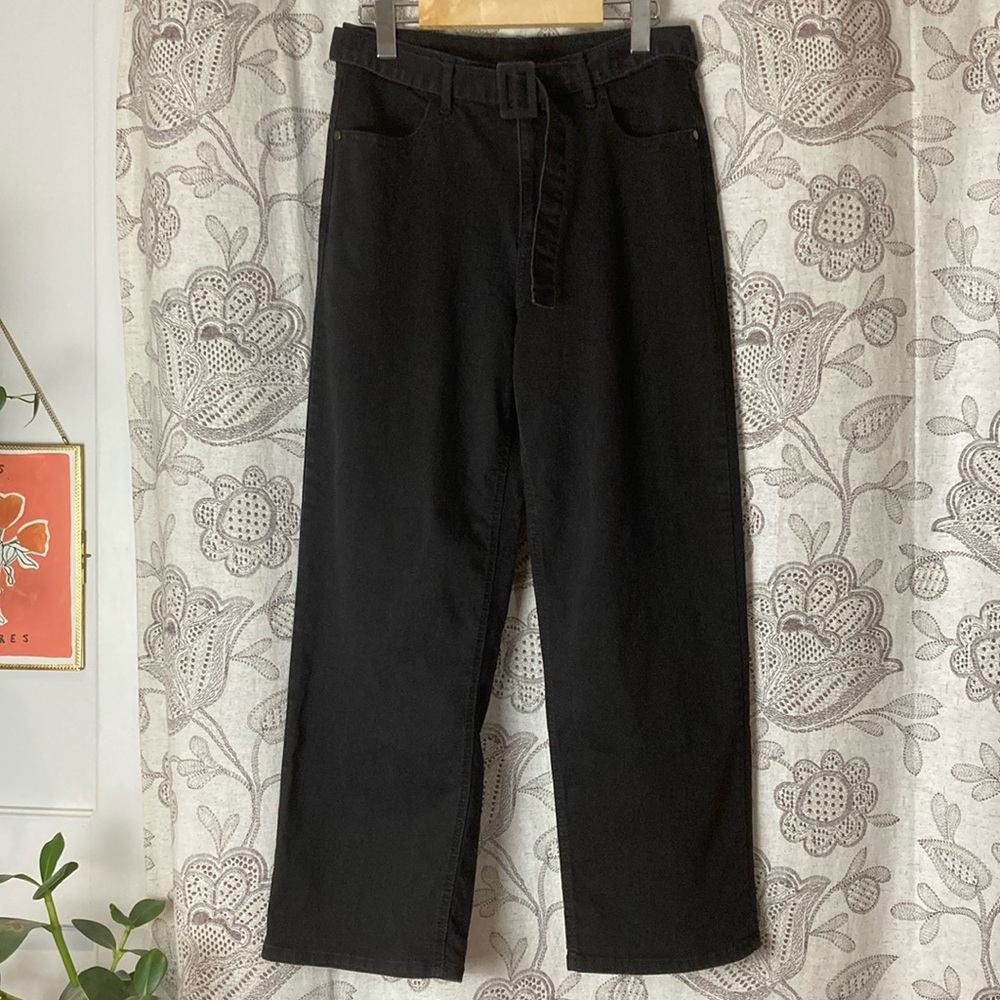 Time And Tru Size: 8 Black Wide Leg Belted Jeans